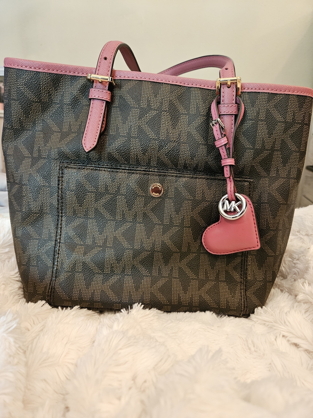 Michael Kors☆Pink Trim Logo Tote Bag W/ Heart MK Charm - Picture 2 of 15